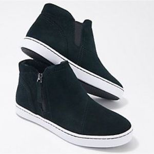 NEW!! Ladies Clarks Pawley Joy Warmed Lined Sneaker Boot Black Suede Size 10M